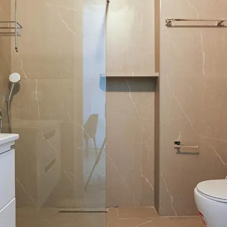 Ama's 2 - Parking, Sea View & Kitchen Apartman