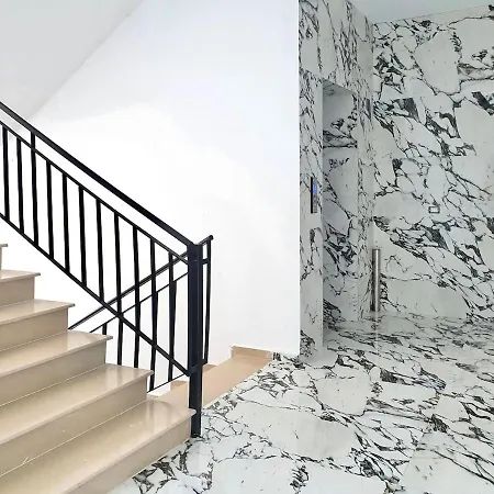 Ama's 2 - Parking, Sea View & Kitchen Apartman