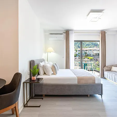 Ama's 2 - Parking, Sea View & Kitchen Appartamento Himare