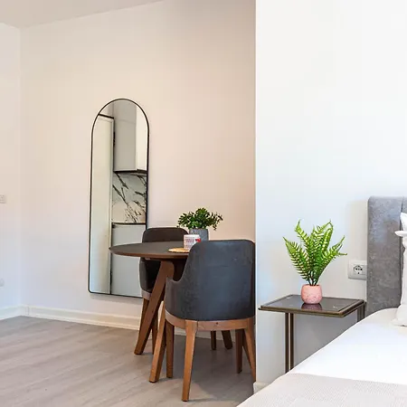 Ama's 2 - Parking, Sea View & Kitchen