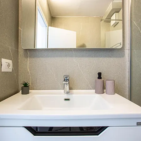 Appartamento Ama's 2 - Parking, Sea View & Kitchen *