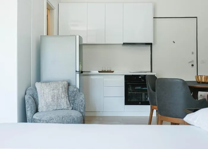 Ama's 2 - Parking, Sea View & Kitchen